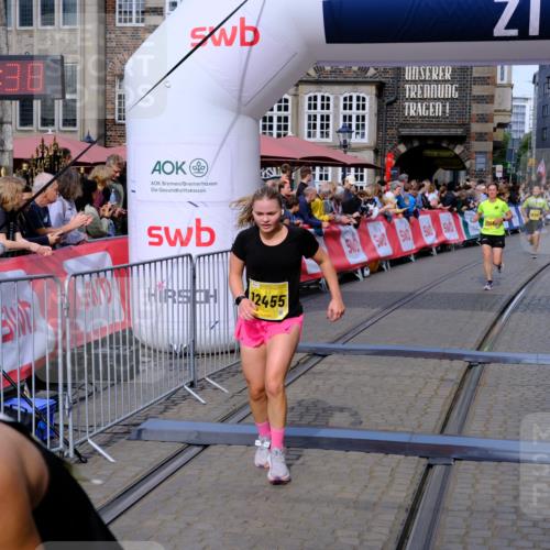 13.09.2026 - 21. swb-Marathon Bremen Tim E. http://msf.ph/oto/10300577 13.09.2026 10:41:54 Ziel 10341, 11426, 11527, 11628, 11944, 12246, 12442, 12455, 13586, 13600 meine-sportfotos.de