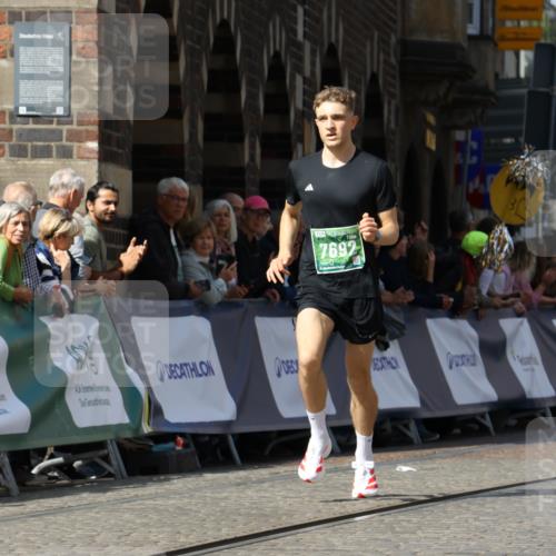 13.09.2026 - 21. swb-Marathon Bremen Strokosch-Dieckow http://msf.ph/oto/10300583 13.09.2026 12:50:12 Ziel 547, 719, 520, 4232, 7692 meine-sportfotos.de