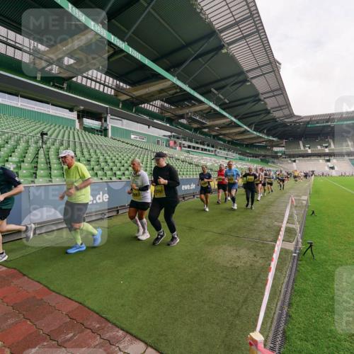 13.09.2026 - 21. swb-Marathon Bremen Michael Burmester http://msf.ph/oto/10300589 13.09.2026 10:40:57 Laufen im Stadion 10155, 10156, 10163, 10169, 10213, 10234, 10247, 10280, 10299, 10313, 10321, 10354, 10386, 10399, 10406, 10414, 10417, 10419, 10422, 10424, 10435, 10455, 10483, 10484, 10501, 10527, 10545, 10547, 10556, 10570, 10580, 10582, 10586, 10599, 10611, 10616, 10644, 10653, 10660, 10694, 10696, 10705, 10706, 10712, 10719, 10722, 10737, 10743, 10751, 10766, 10768, 10776, 10804, 10859, 10889, 11043, 11048, 11239 meine-sportfotos.de