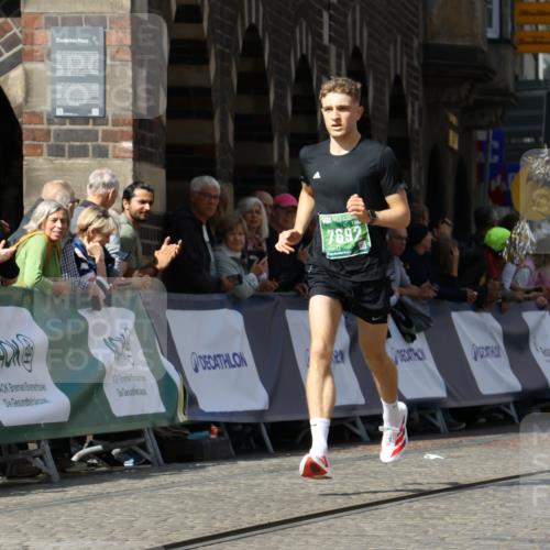 13.09.2026 - 21. swb-Marathon Bremen Strokosch-Dieckow http://msf.ph/oto/10300595 13.09.2026 12:50:12 Ziel 547, 719, 520, 4232, 7692 meine-sportfotos.de