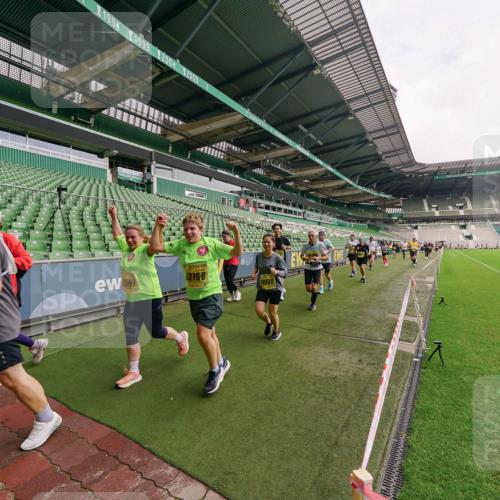 13.09.2026 - 21. swb-Marathon Bremen Michael Burmester http://msf.ph/oto/10300615 13.09.2026 10:41:03 Laufen im Stadion 10155, 10156, 10163, 10169, 10213, 10234, 10247, 10299, 10313, 10321, 10354, 10386, 10399, 10406, 10414, 10417, 10419, 10422, 10424, 10435, 10455, 10461, 10462, 10483, 10484, 10527, 10545, 10547, 10570, 10580, 10582, 10586, 10599, 10611, 10644, 10653, 10660, 10694, 10696, 10705, 10706, 10719, 10722, 10737, 10751, 10766, 10768, 10776, 10804, 10859, 10889, 11043, 11048, 11239 meine-sportfotos.de