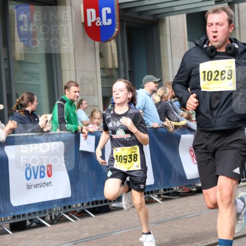 13.09.2026 - 21. swb-Marathon Bremen Strokosch-Dieckow http://msf.ph/oto/10300629 13.09.2026 10:48:32 Ziel 10253, 10293, 10566, 10815, 10917, 11372, 11885, 12027, 12204, 12350, 13512, 13555, 10231, 10269, 10316, 10421, 10426, 10489, 10538, 10638, 10770, 10814, 10993, 11135, 11196, 11241, 11582, 11611, 11683, 11781, 11815, 11837, 12259, 13570 meine-sportfotos.de