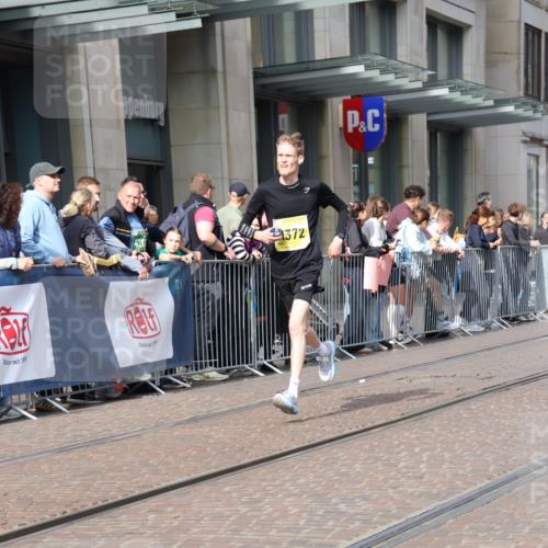 13.09.2026 - 21. swb-Marathon Bremen Strokosch-Dieckow http://msf.ph/oto/10300652 13.09.2026 10:48:36 Ziel 10253, 10293, 10566, 10815, 11885, 11891, 12027, 12204, 12350, 13512, 13555, 10231, 10269, 10421, 10426, 10489, 10538, 10638, 10770, 10814, 10917, 10993, 11135, 11196, 11241, 11372, 11582, 11611, 11683, 11815, 11837, 12259, 13570 meine-sportfotos.de