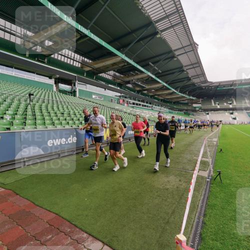 13.09.2026 - 21. swb-Marathon Bremen Michael Burmester http://msf.ph/oto/10300656 13.09.2026 10:41:15 Laufen im Stadion 10155, 10156, 10163, 10169, 10213, 10234, 10247, 10299, 10313, 10321, 10354, 10386, 10399, 10406, 10414, 10417, 10419, 10422, 10424, 10435, 10455, 10461, 10462, 10483, 10527, 10545, 10546, 10547, 10570, 10582, 10586, 10599, 10611, 10644, 10653, 10694, 10696, 10705, 10706, 10719, 10722, 10737, 10751, 10766, 10768, 10776, 10804, 10859, 10889, 10909, 10963, 10977, 11043, 11048, 11239 meine-sportfotos.de