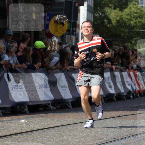 13.09.2026 - 21. swb-Marathon Bremen Strokosch-Dieckow http://msf.ph/oto/10300707 13.09.2026 12:50:24 Ziel 547, 7692, 8075 meine-sportfotos.de