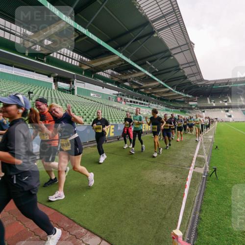 13.09.2026 - 21. swb-Marathon Bremen Michael Burmester http://msf.ph/oto/10300713 13.09.2026 10:41:29 Laufen im Stadion 10155, 10156, 10163, 10169, 10213, 10247, 10299, 10313, 10321, 10354, 10395, 10396, 10399, 10406, 10414, 10417, 10419, 10422, 10424, 10435, 10455, 10461, 10462, 10483, 10519, 10527, 10545, 10546, 10547, 10570, 10582, 10586, 10611, 10644, 10694, 10696, 10705, 10706, 10719, 10722, 10751, 10766, 10768, 10776, 10804, 10859, 10889, 10909, 10963, 10977, 11043, 11048, 11084, 11085, 11239 meine-sportfotos.de