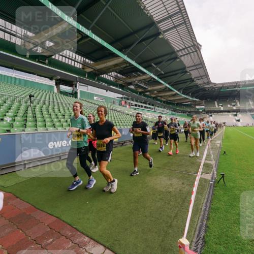 13.09.2026 - 21. swb-Marathon Bremen Michael Burmester http://msf.ph/oto/10300720 13.09.2026 10:41:31 Laufen im Stadion 10148, 10155, 10163, 10169, 10213, 10247, 10299, 10313, 10321, 10354, 10395, 10396, 10399, 10406, 10414, 10417, 10419, 10422, 10424, 10435, 10455, 10461, 10462, 10483, 10519, 10527, 10545, 10546, 10547, 10570, 10582, 10586, 10611, 10644, 10694, 10696, 10705, 10706, 10719, 10722, 10766, 10768, 10776, 10804, 10859, 10889, 10909, 10963, 10977, 11043, 11048, 11084, 11085, 11097, 11098, 11239 meine-sportfotos.de