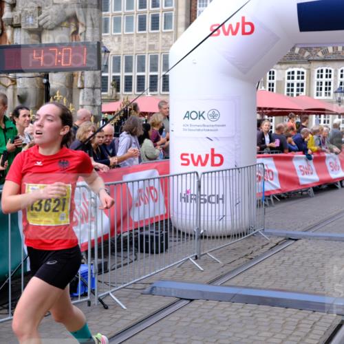 13.09.2026 - 21. swb-Marathon Bremen Tim E. http://msf.ph/oto/10300724 13.09.2026 10:42:18 Ziel 12426, 12468, 13585, 13621 meine-sportfotos.de