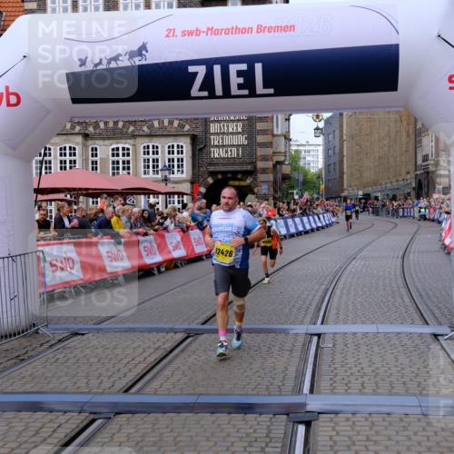 13.09.2026 - 21. swb-Marathon Bremen Tim E. http://msf.ph/oto/10300730 13.09.2026 10:42:22 Ziel 12426, 12468, 13585, 13621 meine-sportfotos.de