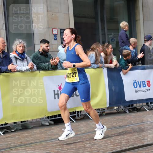 13.09.2026 - 21. swb-Marathon Bremen Strokosch-Dieckow http://msf.ph/oto/10300742 13.09.2026 10:48:55 Ziel 10253, 10293, 10294, 10392, 10514, 10566, 10655, 11316, 11567, 11621, 11891, 11896, 11984, 12132, 12149, 12350, 12376, 12450, 12529, 13577, 10253, 10293, 10538, 10815, 10917, 11196, 11372, 11611, 11885, 12027, 12204, 13512, 13555 meine-sportfotos.de