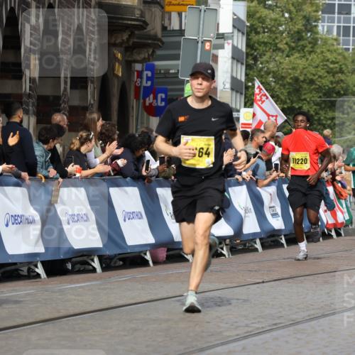 13.09.2026 - 21. swb-Marathon Bremen Strokosch-Dieckow http://msf.ph/oto/10300765 13.09.2026 10:50:41 Ziel 10170, 10233, 10525, 10840, 10923, 11111, 11128, 11178, 11497, 11499, 11622, 11680, 11742, 12045, 12078, 12269, 12447, 13562, 10267, 10537, 10764, 11076, 11087, 11170, 11753, 11961, 12070, 12179, 12351, 12560 meine-sportfotos.de