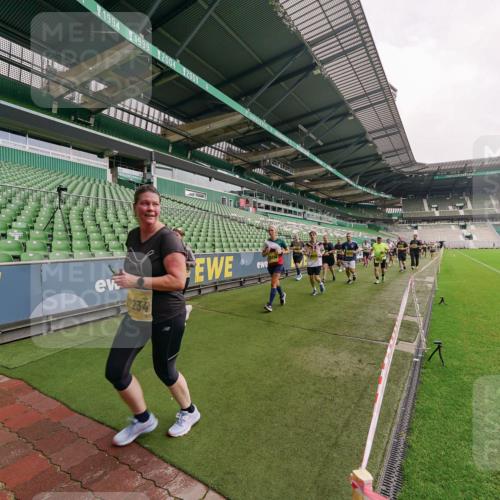 13.09.2026 - 21. swb-Marathon Bremen Michael Burmester http://msf.ph/oto/10300767 13.09.2026 10:41:40 Laufen im Stadion 10148, 10155, 10163, 10213, 10247, 10313, 10321, 10354, 10395, 10396, 10399, 10406, 10414, 10417, 10419, 10422, 10424, 10435, 10455, 10461, 10462, 10483, 10490, 10519, 10527, 10545, 10546, 10547, 10582, 10586, 10611, 10644, 10665, 10694, 10705, 10706, 10719, 10722, 10766, 10768, 10776, 10804, 10854, 10859, 10889, 10909, 10963, 10977, 11027, 11043, 11048, 11084, 11085, 11090, 11097, 11098, 11140, 11192, 11239 meine-sportfotos.de