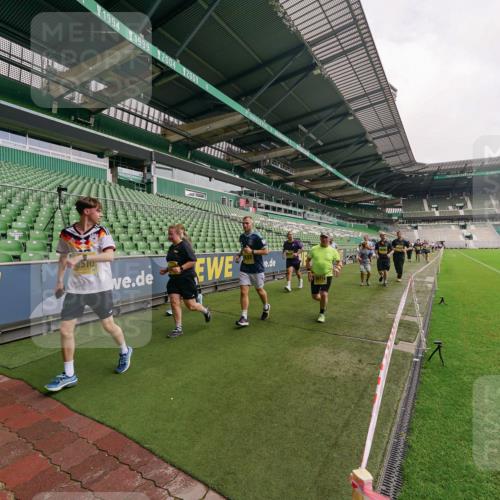 13.09.2026 - 21. swb-Marathon Bremen Michael Burmester http://msf.ph/oto/10300778 13.09.2026 10:41:42 Laufen im Stadion 10148, 10155, 10163, 10213, 10247, 10313, 10321, 10354, 10395, 10396, 10399, 10406, 10414, 10417, 10419, 10422, 10424, 10435, 10455, 10461, 10462, 10483, 10490, 10519, 10527, 10545, 10546, 10547, 10582, 10586, 10611, 10644, 10665, 10694, 10705, 10706, 10719, 10722, 10766, 10768, 10776, 10804, 10854, 10859, 10889, 10909, 10963, 10977, 11027, 11043, 11048, 11084, 11085, 11090, 11097, 11098, 11140, 11192, 11239 meine-sportfotos.de
