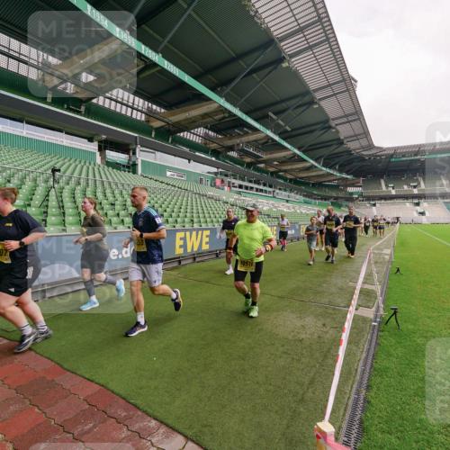 13.09.2026 - 21. swb-Marathon Bremen Michael Burmester http://msf.ph/oto/10300780 13.09.2026 10:41:43 Laufen im Stadion 10148, 10155, 10163, 10213, 10247, 10313, 10321, 10330, 10354, 10395, 10396, 10399, 10406, 10414, 10417, 10419, 10422, 10424, 10435, 10455, 10461, 10462, 10483, 10490, 10519, 10527, 10545, 10546, 10547, 10582, 10586, 10611, 10644, 10665, 10694, 10705, 10706, 10719, 10722, 10766, 10768, 10776, 10804, 10854, 10859, 10889, 10909, 10963, 10977, 11027, 11043, 11048, 11078, 11084, 11085, 11090, 11097, 11098, 11140, 11192, 11239 meine-sportfotos.de