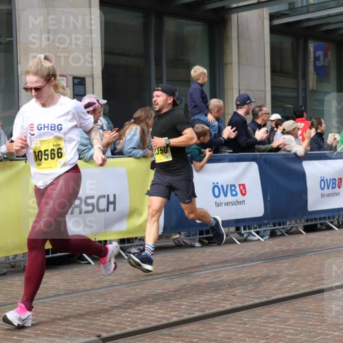13.09.2026 - 21. swb-Marathon Bremen Strokosch-Dieckow http://msf.ph/oto/10300781 13.09.2026 10:49:00 Ziel 10294, 10392, 10514, 10655, 10739, 10835, 10846, 10910, 11191, 11316, 11567, 11621, 11635, 11896, 11984, 12132, 12149, 12376, 12450, 12529, 13577, 10253, 10293, 10566, 10815, 11885, 11891, 12027, 12204, 12350, 13512, 13555 meine-sportfotos.de