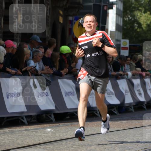13.09.2026 - 21. swb-Marathon Bremen Strokosch-Dieckow http://msf.ph/oto/10300783 13.09.2026 12:50:25 Ziel 547, 7692, 8075 meine-sportfotos.de