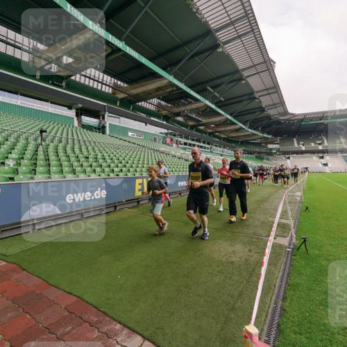 13.09.2026 - 21. swb-Marathon Bremen Michael Burmester http://msf.ph/oto/10300790 13.09.2026 10:41:46 Laufen im Stadion 10148, 10155, 10163, 10247, 10313, 10321, 10330, 10354, 10395, 10396, 10399, 10406, 10414, 10417, 10419, 10422, 10424, 10435, 10455, 10461, 10462, 10483, 10490, 10519, 10527, 10545, 10546, 10547, 10582, 10586, 10611, 10644, 10665, 10694, 10705, 10706, 10719, 10722, 10752, 10766, 10768, 10776, 10804, 10854, 10859, 10889, 10909, 10963, 10977, 11026, 11027, 11041, 11043, 11048, 11078, 11084, 11085, 11090, 11097, 11098, 11140, 11192, 11239 meine-sportfotos.de