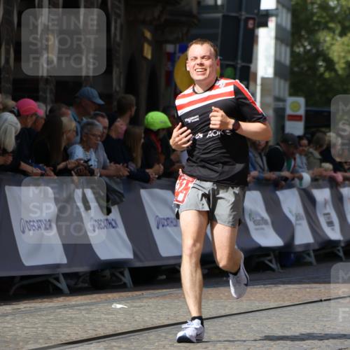 13.09.2026 - 21. swb-Marathon Bremen Strokosch-Dieckow http://msf.ph/oto/10300795 13.09.2026 12:50:25 Ziel 547, 7692, 8075 meine-sportfotos.de