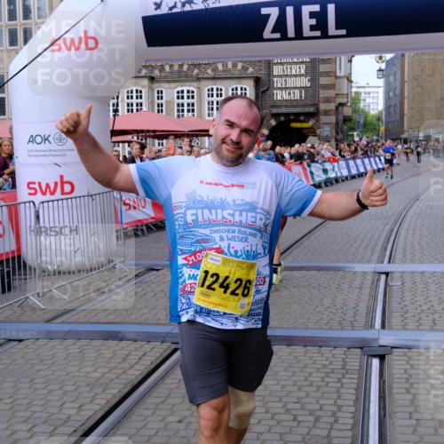13.09.2026 - 21. swb-Marathon Bremen Tim E. http://msf.ph/oto/10300796 13.09.2026 10:42:25 Ziel 11895, 12426, 13585, 13621 meine-sportfotos.de