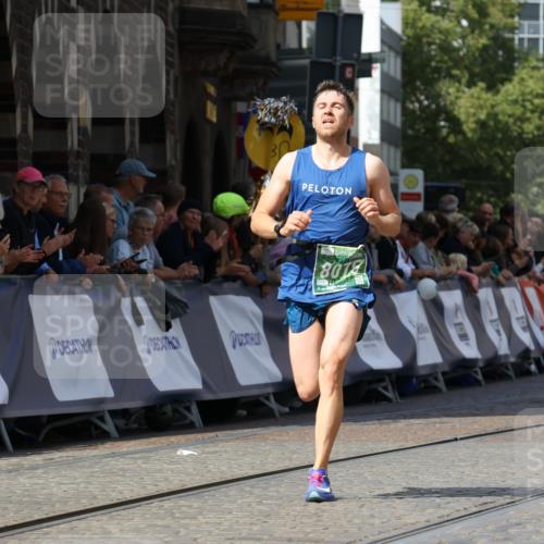 13.09.2026 - 21. swb-Marathon Bremen Strokosch-Dieckow http://msf.ph/oto/10300813 13.09.2026 12:50:33 Ziel 520, 7692, 668, 8075 meine-sportfotos.de