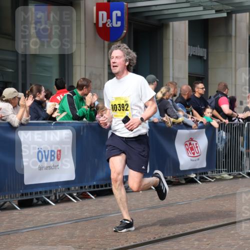 13.09.2026 - 21. swb-Marathon Bremen Strokosch-Dieckow http://msf.ph/oto/10300827 13.09.2026 10:49:03 Ziel 10294, 10514, 10655, 10739, 10835, 10846, 10910, 11092, 11191, 11316, 11567, 11621, 11635, 11896, 11984, 12132, 12149, 12376, 12450, 12529, 13577, 10253, 10293, 10392, 10566, 11885, 11891, 12027, 12204, 12350, 13512, 13555 meine-sportfotos.de
