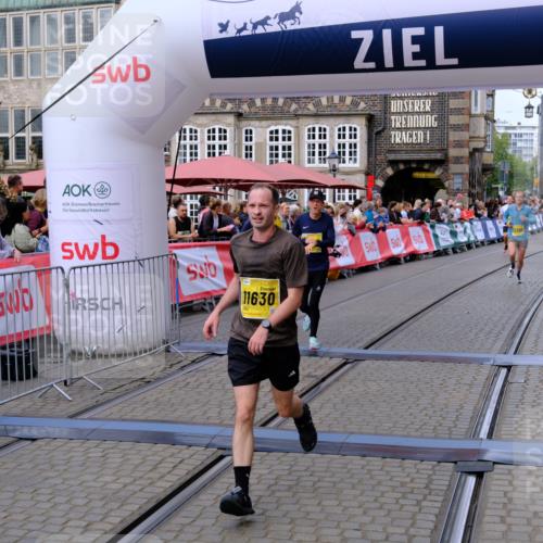 13.09.2026 - 21. swb-Marathon Bremen Tim E. http://msf.ph/oto/10300836 13.09.2026 10:42:39 Ziel 10358, 10632, 10775, 11375, 11630, 11895, 12395, 12525 meine-sportfotos.de