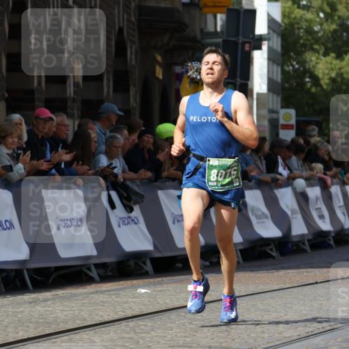 13.09.2026 - 21. swb-Marathon Bremen Strokosch-Dieckow http://msf.ph/oto/10300837 13.09.2026 12:50:34 Ziel 520, 4232, 7692, 668 meine-sportfotos.de