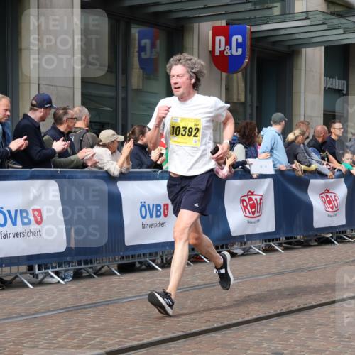 13.09.2026 - 21. swb-Marathon Bremen Strokosch-Dieckow http://msf.ph/oto/10300838 13.09.2026 10:49:03 Ziel 10294, 10514, 10655, 10739, 10835, 10846, 10910, 11092, 11191, 11316, 11567, 11621, 11635, 11896, 11984, 12132, 12149, 12376, 12450, 12529, 13577, 10253, 10293, 10392, 10566, 11885, 11891, 12027, 12204, 12350, 13512, 13555 meine-sportfotos.de