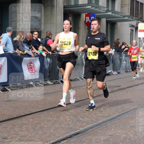 13.09.2026 - 21. swb-Marathon Bremen Strokosch-Dieckow http://msf.ph/oto/10300852 13.09.2026 10:49:04 Ziel 10294, 10514, 10655, 10739, 10835, 10846, 10910, 11092, 11191, 11316, 11567, 11621, 11635, 11896, 11984, 12132, 12149, 12376, 12450, 12529, 13577, 10253, 10293, 10392, 10566, 11885, 11891, 12027, 12132, 12204, 12350, 12450, 12529, 13512, 13555 meine-sportfotos.de