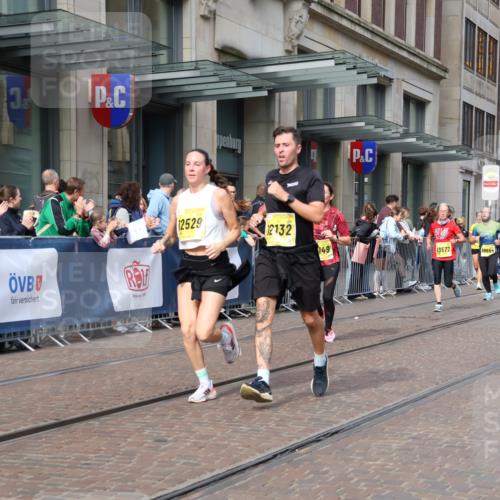 13.09.2026 - 21. swb-Marathon Bremen Strokosch-Dieckow http://msf.ph/oto/10300873 13.09.2026 10:49:04 Ziel 10294, 10514, 10655, 10739, 10835, 10846, 10910, 11092, 11191, 11316, 11567, 11621, 11635, 11896, 11984, 12132, 12149, 12376, 12450, 12529, 13577, 10253, 10293, 10392, 10566, 11885, 11891, 12027, 12132, 12204, 12350, 12450, 12529, 13512, 13555 meine-sportfotos.de