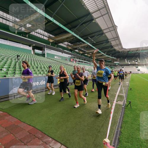 13.09.2026 - 21. swb-Marathon Bremen Michael Burmester http://msf.ph/oto/10300878 13.09.2026 10:42:09 Laufen im Stadion 10148, 10155, 10163, 10247, 10303, 10313, 10330, 10354, 10361, 10362, 10395, 10396, 10399, 10414, 10419, 10422, 10461, 10462, 10483, 10490, 10491, 10519, 10527, 10545, 10546, 10547, 10557, 10586, 10611, 10644, 10665, 10694, 10705, 10706, 10719, 10722, 10752, 10766, 10768, 10773, 10776, 10784, 10804, 10805, 10854, 10859, 10880, 10889, 10909, 10963, 10977, 11026, 11027, 11041, 11043, 11048, 11078, 11084, 11085, 11090, 11097, 11098, 11140, 11173, 11192, 11239 meine-sportfotos.de