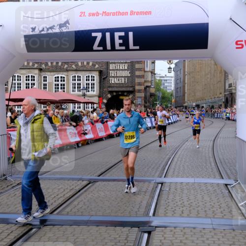 13.09.2026 - 21. swb-Marathon Bremen Tim E. http://msf.ph/oto/10300895 13.09.2026 10:42:41 Ziel 10358, 10632, 10775, 11375, 11630, 11895, 12395, 12525 meine-sportfotos.de