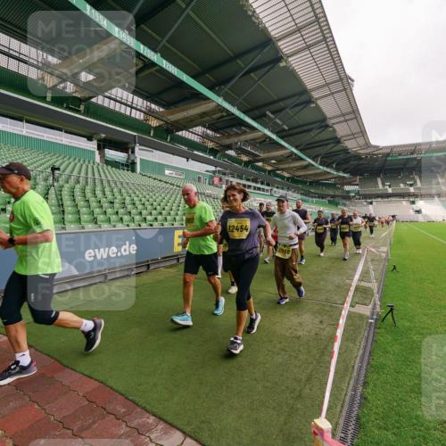 13.09.2026 - 21. swb-Marathon Bremen Michael Burmester http://msf.ph/oto/10300899 13.09.2026 10:42:15 Laufen im Stadion 10148, 10155, 10163, 10247, 10303, 10313, 10330, 10361, 10362, 10395, 10396, 10399, 10414, 10419, 10422, 10461, 10462, 10483, 10490, 10491, 10519, 10527, 10546, 10547, 10557, 10572, 10586, 10644, 10665, 10705, 10706, 10719, 10722, 10752, 10766, 10768, 10773, 10776, 10784, 10804, 10805, 10854, 10859, 10880, 10889, 10909, 10963, 10977, 11026, 11027, 11041, 11043, 11048, 11078, 11084, 11085, 11090, 11097, 11098, 11140, 11173, 11192, 11239 meine-sportfotos.de