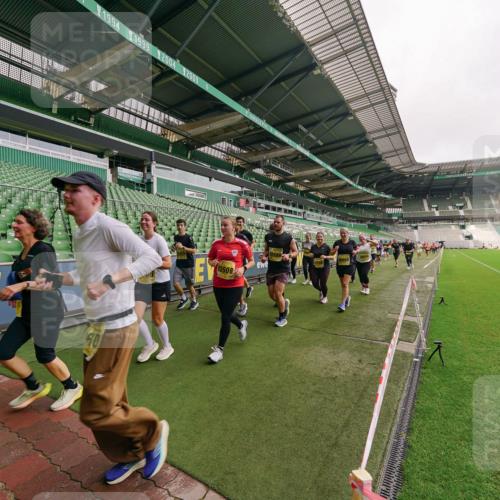 13.09.2026 - 21. swb-Marathon Bremen Michael Burmester http://msf.ph/oto/10300906 13.09.2026 10:42:17 Laufen im Stadion 10148, 10155, 10163, 10247, 10303, 10313, 10330, 10361, 10362, 10395, 10396, 10399, 10414, 10419, 10422, 10461, 10462, 10483, 10490, 10491, 10519, 10527, 10546, 10547, 10557, 10572, 10586, 10644, 10665, 10705, 10706, 10719, 10722, 10752, 10766, 10768, 10773, 10776, 10784, 10804, 10805, 10854, 10859, 10880, 10889, 10909, 10963, 10977, 11026, 11027, 11041, 11043, 11048, 11078, 11084, 11085, 11090, 11097, 11098, 11140, 11173, 11192, 11239, 11274 meine-sportfotos.de