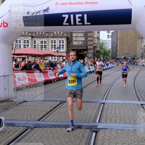 13.09.2026 - 21. swb-Marathon Bremen Tim E. http://msf.ph/oto/10300913 13.09.2026 10:42:42 Ziel 10358, 10632, 10775, 11375, 11630, 11895, 12395, 12525 meine-sportfotos.de