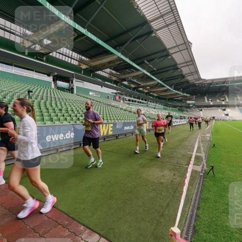 13.09.2026 - 21. swb-Marathon Bremen Michael Burmester http://msf.ph/oto/10300954 13.09.2026 10:42:29 Laufen im Stadion 10002, 10148, 10163, 10247, 10303, 10330, 10361, 10362, 10395, 10396, 10399, 10414, 10419, 10422, 10461, 10462, 10474, 10490, 10491, 10519, 10527, 10546, 10547, 10557, 10572, 10644, 10665, 10705, 10706, 10719, 10722, 10752, 10768, 10773, 10776, 10784, 10804, 10805, 10854, 10859, 10880, 10889, 10909, 10963, 10977, 11026, 11027, 11041, 11043, 11048, 11078, 11084, 11085, 11090, 11097, 11098, 11140, 11173, 11192, 11239, 11274 meine-sportfotos.de