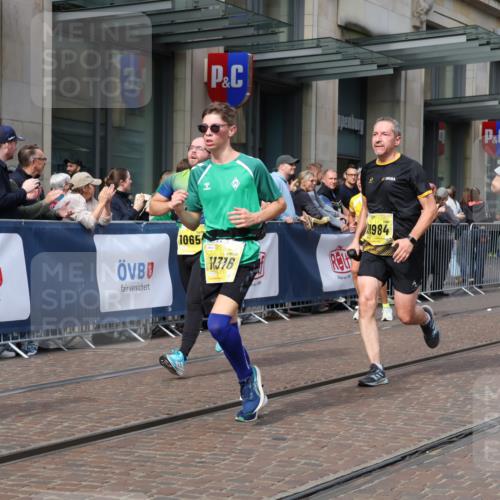 13.09.2026 - 21. swb-Marathon Bremen Strokosch-Dieckow http://msf.ph/oto/10301011 13.09.2026 10:49:09 Ziel 10294, 10655, 10739, 10835, 10846, 10910, 11092, 11191, 11621, 11635, 11717, 12376, 10253, 10293, 10392, 10514, 10566, 10655, 11316, 11567, 11885, 11891, 11896, 11984, 12027, 12132, 12149, 12204, 12350, 12450, 12529, 13512, 13555, 13577 meine-sportfotos.de