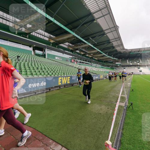 13.09.2026 - 21. swb-Marathon Bremen Michael Burmester http://msf.ph/oto/10301015 13.09.2026 10:42:48 Laufen im Stadion 10002, 10004, 10005, 10148, 10271, 10303, 10330, 10361, 10362, 10395, 10396, 10402, 10422, 10461, 10462, 10474, 10490, 10491, 10519, 10546, 10547, 10557, 10572, 10665, 10705, 10719, 10722, 10752, 10773, 10776, 10784, 10805, 10854, 10859, 10880, 10889, 10899, 10900, 10909, 10963, 10977, 11026, 11027, 11041, 11078, 11084, 11085, 11090, 11097, 11098, 11140, 11173, 11192, 11217, 11239, 11264, 11274, 11461, 11482 meine-sportfotos.de