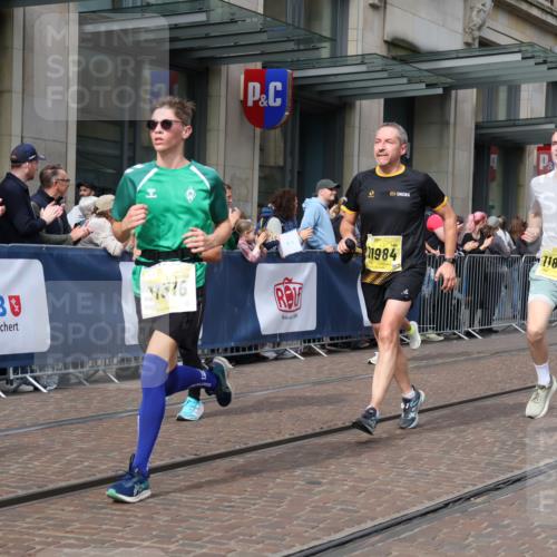 13.09.2026 - 21. swb-Marathon Bremen Strokosch-Dieckow http://msf.ph/oto/10301020 13.09.2026 10:49:09 Ziel 10294, 10655, 10739, 10835, 10846, 10910, 11092, 11191, 11621, 11635, 11717, 12376, 10253, 10293, 10392, 10514, 10566, 10655, 11316, 11567, 11885, 11891, 11896, 11984, 12027, 12132, 12149, 12204, 12350, 12450, 12529, 13512, 13555, 13577 meine-sportfotos.de