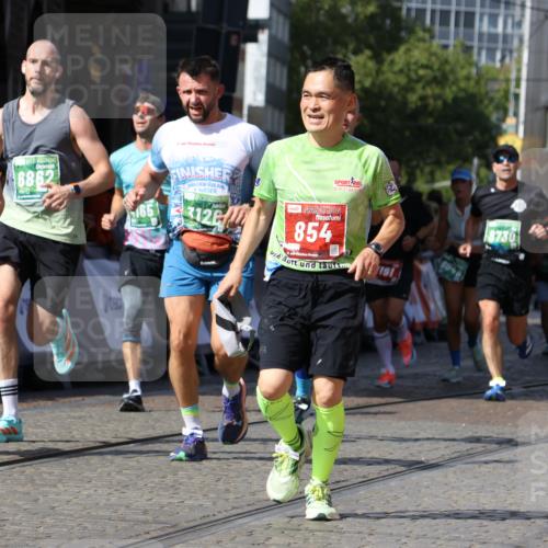 13.09.2026 - 21. swb-Marathon Bremen Strokosch-Dieckow http://msf.ph/oto/10301026 13.09.2026 13:21:24 Ziel 854, 1056, 1191, 2425, 3450, 3933, 4126, 4316, 4362, 4465, 4734, 6357, 6401, 6970, 7902, 8237, 8323, 8408, 8622, 8791, 8971, 9267, 9268, 13120, 1130, 2088, 2570, 2904, 3120, 3202, 3435, 3655, 3930, 4165, 5542, 6862, 7176, 8184, 8270, 8384, 8730, 8923, 9048, 9722, 13145 meine-sportfotos.de