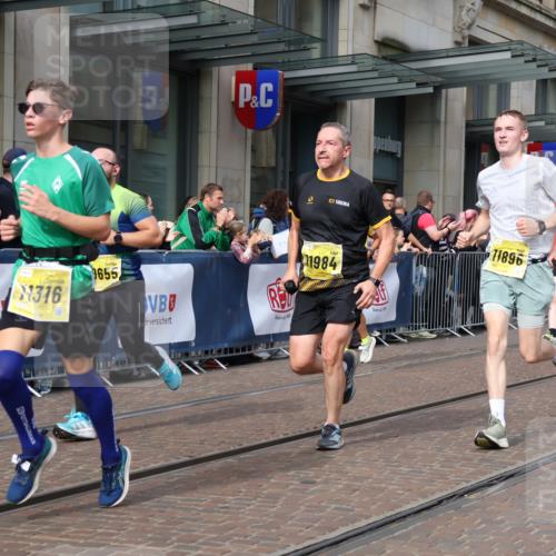 13.09.2026 - 21. swb-Marathon Bremen Strokosch-Dieckow http://msf.ph/oto/10301032 13.09.2026 10:49:09 Ziel 10294, 10655, 10739, 10835, 10846, 10910, 11092, 11191, 11621, 11635, 11717, 12376, 10253, 10293, 10392, 10514, 10566, 10655, 11316, 11567, 11885, 11891, 11896, 11984, 12027, 12132, 12149, 12204, 12350, 12450, 12529, 13512, 13555, 13577 meine-sportfotos.de