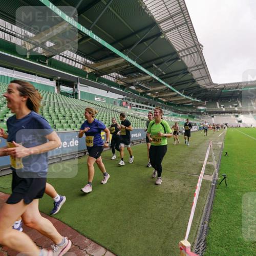 13.09.2026 - 21. swb-Marathon Bremen Michael Burmester http://msf.ph/oto/10301034 13.09.2026 10:42:55 Laufen im Stadion 10002, 10004, 10005, 10148, 10271, 10303, 10330, 10361, 10362, 10395, 10396, 10402, 10422, 10461, 10462, 10474, 10490, 10491, 10519, 10546, 10547, 10557, 10572, 10665, 10722, 10752, 10773, 10776, 10784, 10805, 10854, 10880, 10889, 10899, 10900, 10909, 10963, 10977, 11026, 11027, 11041, 11078, 11084, 11085, 11090, 11097, 11098, 11140, 11173, 11192, 11217, 11239, 11264, 11274, 11333, 11337, 11448, 11456, 11461, 11482 meine-sportfotos.de