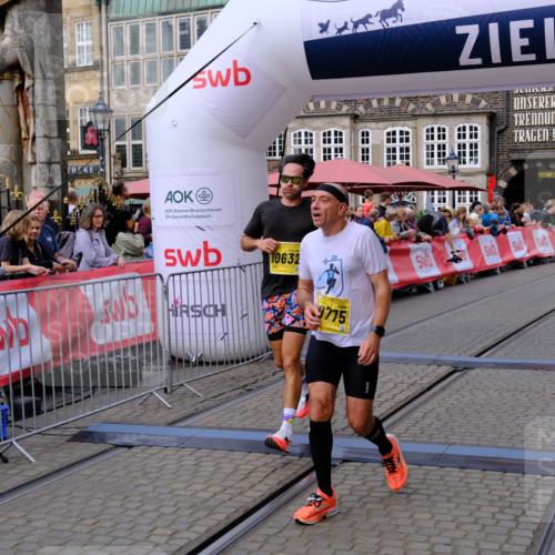 13.09.2026 - 21. swb-Marathon Bremen Tim E. http://msf.ph/oto/10301037 13.09.2026 10:42:46 Ziel 10358, 10632, 10775, 11375, 11630, 11779, 12395, 12525 meine-sportfotos.de