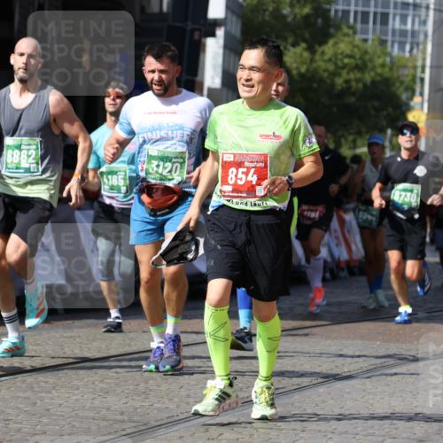 13.09.2026 - 21. swb-Marathon Bremen Strokosch-Dieckow http://msf.ph/oto/10301039 13.09.2026 13:21:24 Ziel 854, 1056, 1191, 2425, 3450, 3933, 4126, 4316, 4362, 4465, 4734, 6357, 6401, 6970, 7902, 8237, 8323, 8408, 8622, 8791, 8971, 9267, 9268, 13120, 1130, 2088, 2570, 2904, 3120, 3202, 3435, 3655, 3930, 4165, 5542, 6862, 7176, 8184, 8270, 8384, 8730, 8923, 9048, 9722, 13145 meine-sportfotos.de
