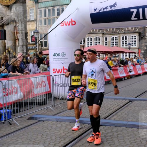 13.09.2026 - 21. swb-Marathon Bremen Tim E. http://msf.ph/oto/10301044 13.09.2026 10:42:46 Ziel 10358, 10632, 10775, 11375, 11630, 11779, 12395, 12525 meine-sportfotos.de