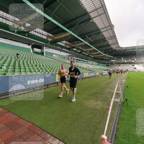 13.09.2026 - 21. swb-Marathon Bremen Michael Burmester http://msf.ph/oto/10301046 13.09.2026 10:42:58 Laufen im Stadion 10002, 10004, 10005, 10148, 10271, 10303, 10330, 10335, 10361, 10362, 10395, 10396, 10402, 10422, 10461, 10462, 10474, 10490, 10491, 10519, 10546, 10547, 10557, 10572, 10605, 10606, 10665, 10752, 10773, 10776, 10784, 10805, 10854, 10880, 10889, 10899, 10900, 10909, 10963, 10977, 11026, 11027, 11041, 11078, 11084, 11085, 11090, 11097, 11098, 11140, 11173, 11192, 11217, 11264, 11274, 11333, 11337, 11448, 11456, 11461, 11482 meine-sportfotos.de