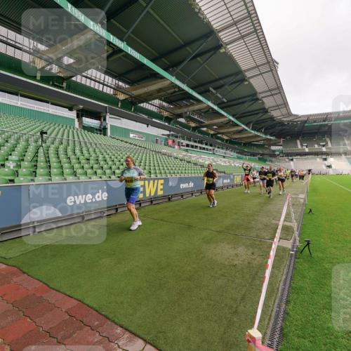 13.09.2026 - 21. swb-Marathon Bremen Michael Burmester http://msf.ph/oto/10301054 13.09.2026 10:43:06 Laufen im Stadion 10002, 10004, 10005, 10148, 10271, 10303, 10325, 10330, 10335, 10361, 10362, 10395, 10396, 10402, 10422, 10459, 10461, 10462, 10474, 10490, 10491, 10513, 10519, 10546, 10557, 10572, 10605, 10606, 10665, 10752, 10773, 10784, 10805, 10854, 10880, 10889, 10899, 10900, 10909, 10963, 10977, 11026, 11027, 11041, 11078, 11084, 11085, 11090, 11097, 11098, 11140, 11173, 11192, 11217, 11264, 11274, 11333, 11337, 11448, 11456, 11461, 11482 meine-sportfotos.de