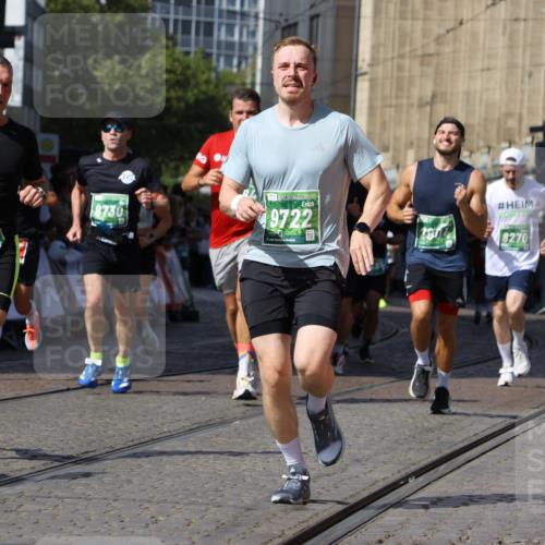 13.09.2026 - 21. swb-Marathon Bremen Strokosch-Dieckow http://msf.ph/oto/10301075 13.09.2026 13:21:25 Ziel 226, 854, 1191, 2425, 2979, 3450, 3933, 4126, 4316, 4362, 4465, 4734, 6357, 6401, 6970, 7902, 8237, 8323, 8408, 8622, 8791, 8971, 9267, 9268, 13120, 1130, 1254, 2088, 2570, 2904, 3120, 3435, 3655, 3930, 4165, 5542, 7176, 8184, 8270, 8384, 8730, 8923, 9048, 9059, 9722, 13145 meine-sportfotos.de