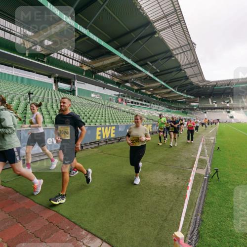 13.09.2026 - 21. swb-Marathon Bremen Michael Burmester http://msf.ph/oto/10301094 13.09.2026 10:43:18 Laufen im Stadion 10002, 10004, 10005, 10148, 10271, 10303, 10325, 10330, 10335, 10361, 10362, 10395, 10396, 10402, 10459, 10474, 10490, 10491, 10513, 10519, 10546, 10557, 10572, 10605, 10606, 10665, 10752, 10756, 10773, 10779, 10784, 10805, 10854, 10880, 10882, 10899, 10900, 10909, 10963, 10977, 10997, 11026, 11027, 11041, 11078, 11084, 11085, 11090, 11097, 11098, 11140, 11173, 11192, 11217, 11264, 11274, 11333, 11337, 11448, 11456, 11461, 11482 meine-sportfotos.de