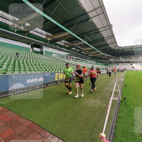 13.09.2026 - 21. swb-Marathon Bremen Michael Burmester http://msf.ph/oto/10301097 13.09.2026 10:43:20 Laufen im Stadion 10002, 10004, 10005, 10148, 10271, 10303, 10325, 10330, 10335, 10361, 10362, 10395, 10396, 10402, 10459, 10474, 10490, 10491, 10513, 10519, 10557, 10572, 10605, 10606, 10665, 10752, 10756, 10773, 10779, 10784, 10805, 10854, 10880, 10882, 10899, 10900, 10909, 10963, 10997, 11026, 11027, 11041, 11078, 11084, 11085, 11090, 11097, 11098, 11140, 11173, 11192, 11217, 11264, 11274, 11333, 11337, 11355, 11448, 11456, 11461, 11482 meine-sportfotos.de